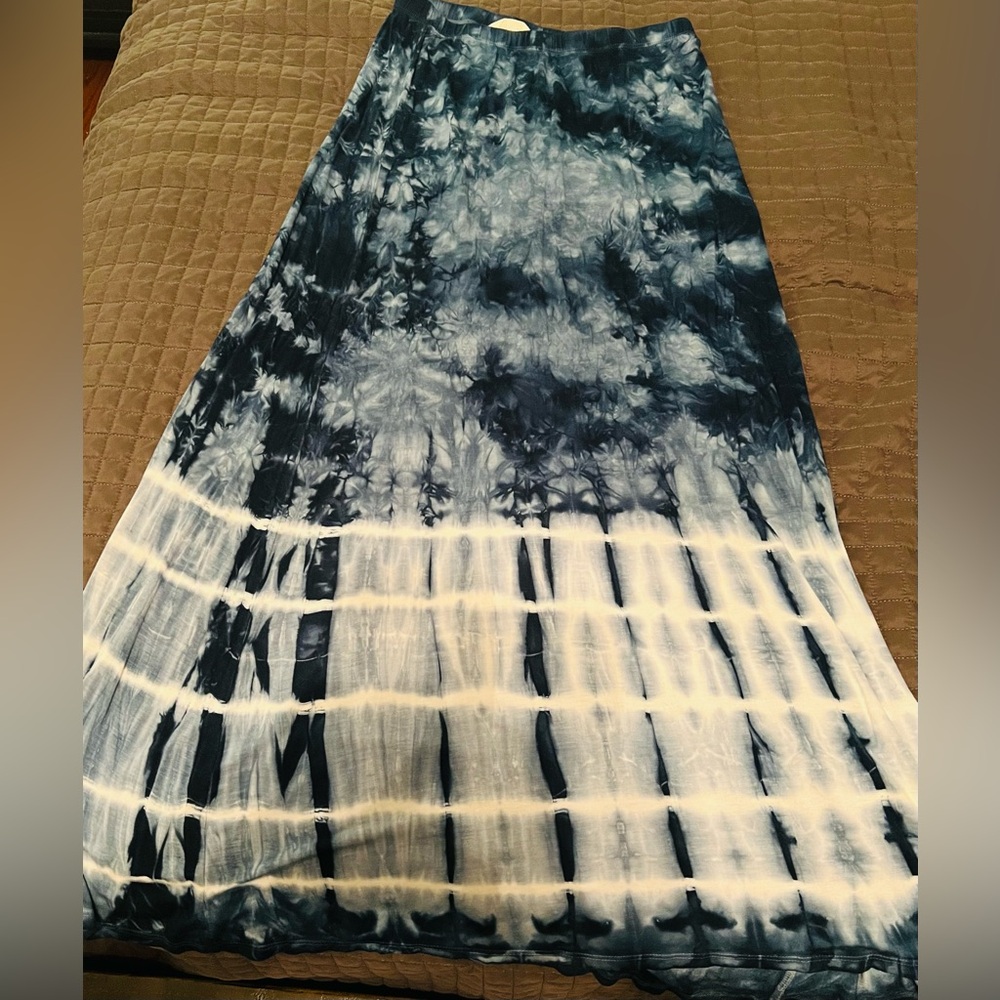 Tryst Blue and White Tie-Dye Maxi Skirt size S/M